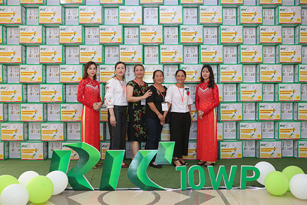 Đại lý chụp ảnh lưu niệm cùng công ty